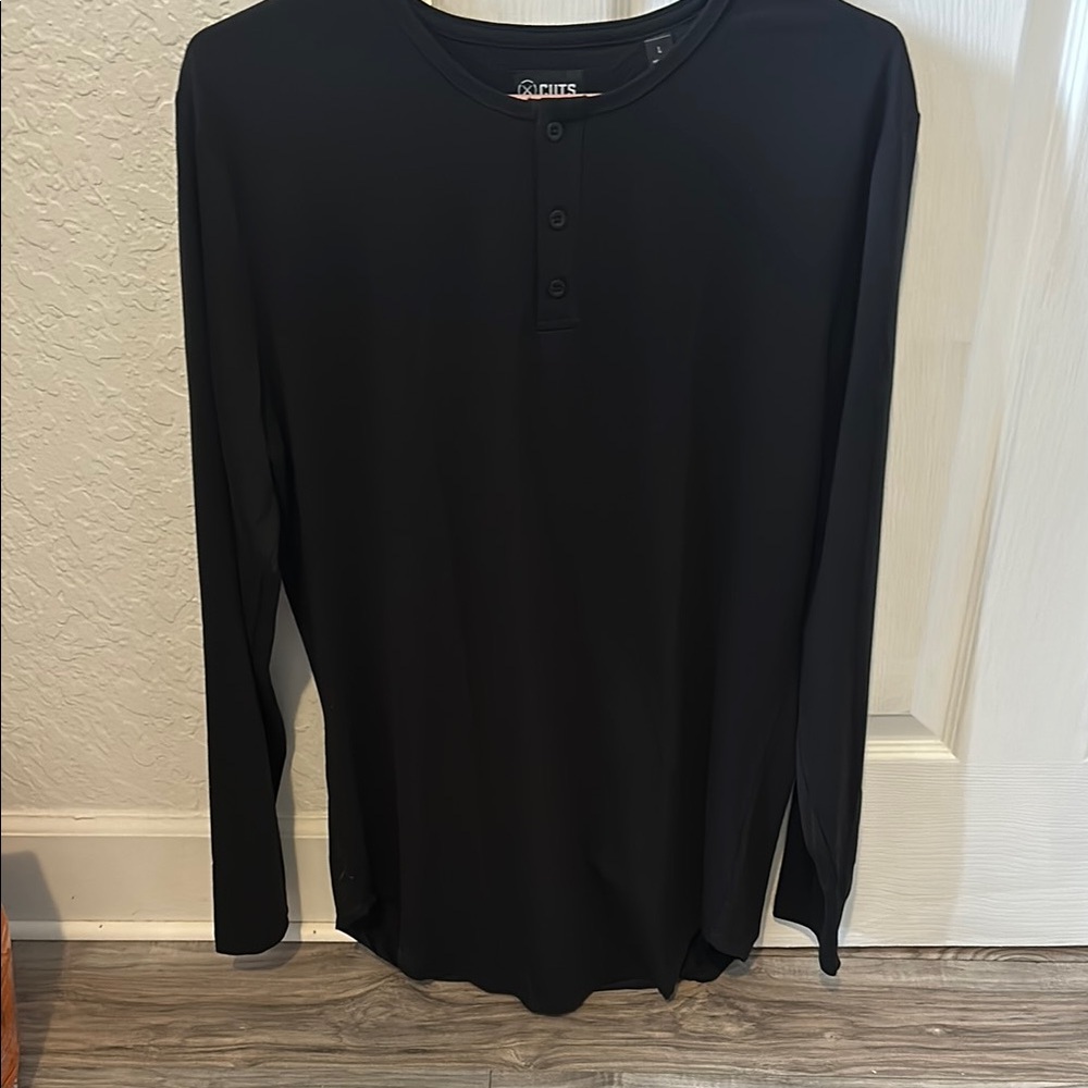 Cuts Clothing Black Long Sleeve Tee Soft Crew Neck